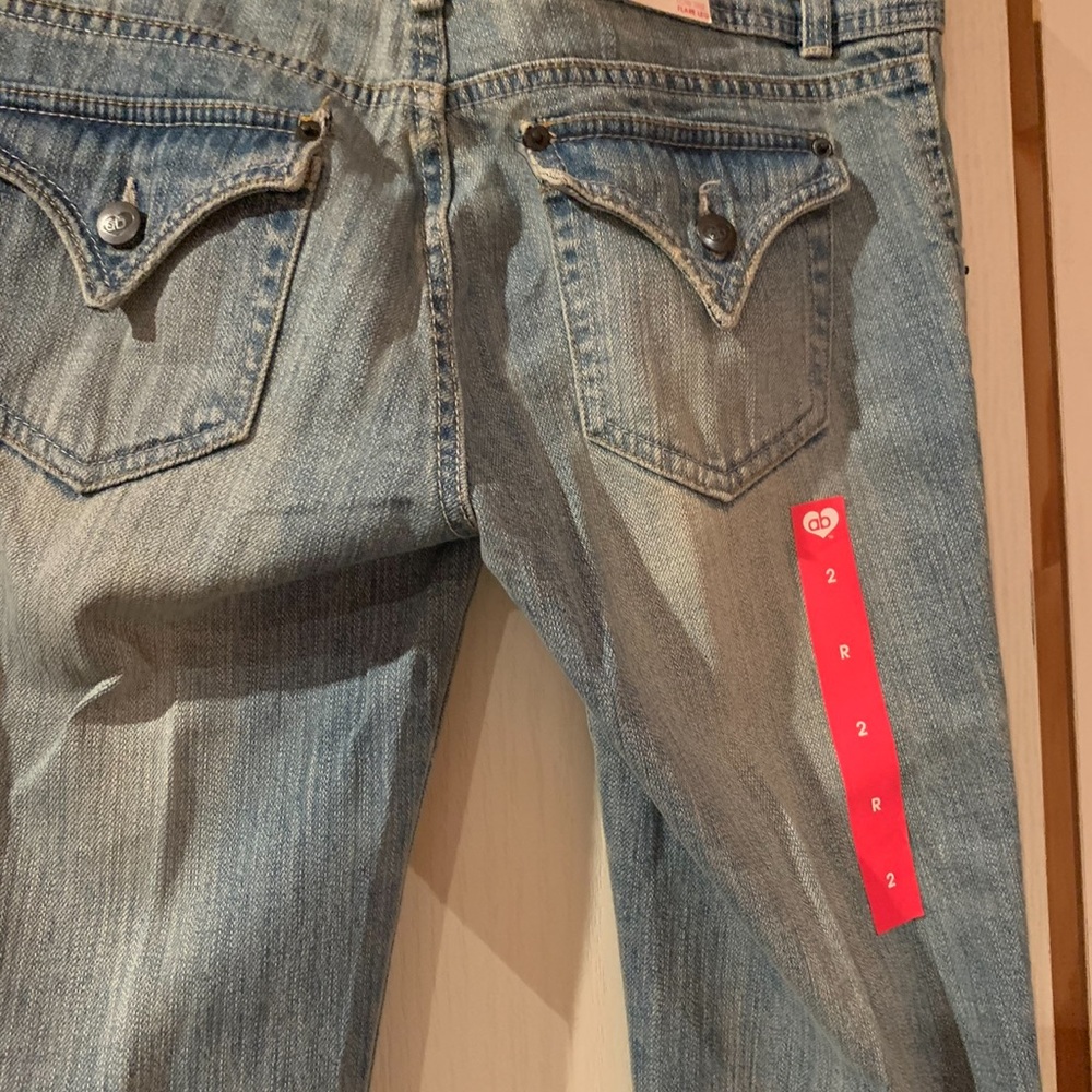 Jeans - Picture 2 of 3